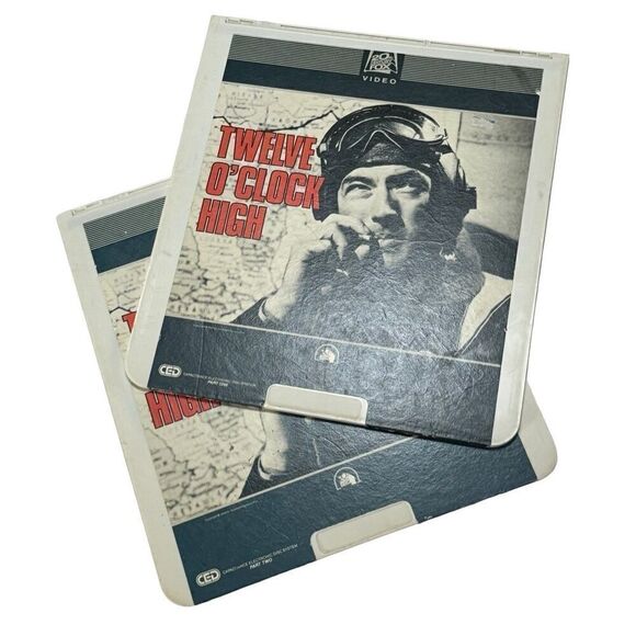 SelectaVision Film "Twelve O' Clock High” Parts 1&2 2 CEDs/ Video Discs - Picture 1 of 8